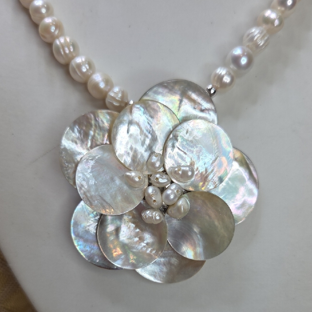 Freshwater Pearl Necklace, Flower MOP Pendant and Earring Set - Picture 3 of 9